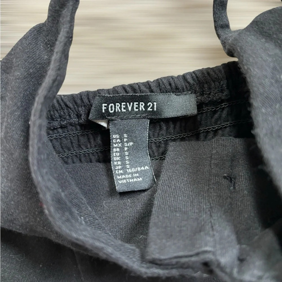 Crop Tops bundle Size Small - Picture 3 of 5